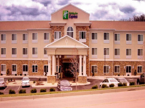 Holiday Inn Express & Suites Belle Vernon by IHG