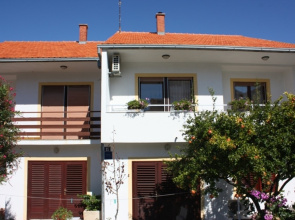 Apartment Petri - close to the sea: A1 Crveni  Tisno, Island Murter