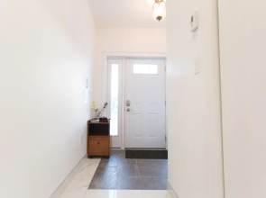 Aurora Deluxe Vacation Guest House