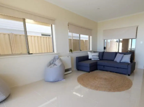 Ochre Point Beach House on Moana Seafront