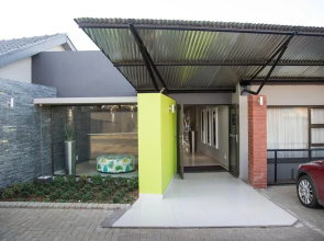 Palm Lodge