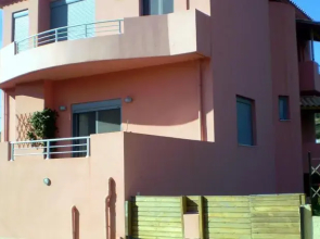 Finikia House
