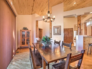Hike & Explore: Cozy Show Low Gem w/ Fireplace!