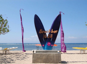 Отель Bali Beach