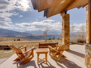 Telluride Mountain Chalet w/ Gym, Hot Tub & Views!