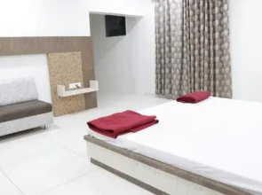 Hotel Lakhdatar Inn