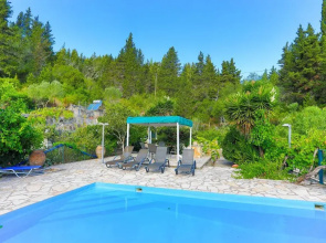 Villa Sevi in Loggos