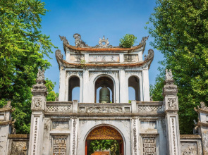 Aha Khach San Hoang Lam