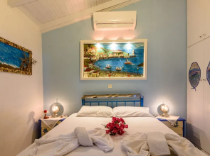 The Blue House Seaside Retreat - Fully Equipped