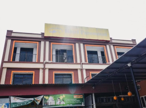 RedDoorz Plus near Sultan Hasanuddin Airport