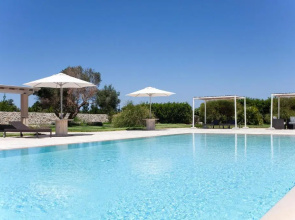 Masseria 8 camere e 10 bagni, piscina mare m880