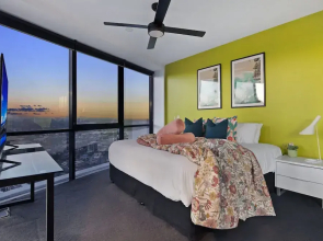 2Bed Spa - Circle on Cavill - Wow Stay