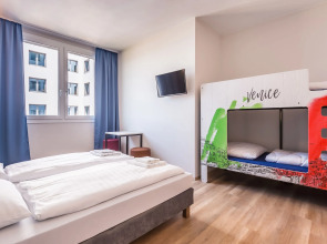 Отель a&o Hostel Venezia Mestre