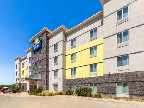 Days Inn & Suites by Wyndham Lubbock Medical Center