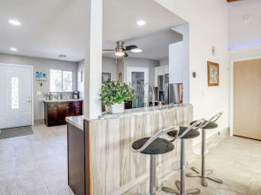 1 Mi to Dtwn: Scenic Prescott Hillside Retreat!