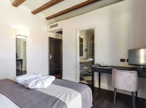 Raphael Hotel