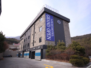 Louis Hotel
