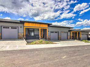 Modern Bozeman Family Townhome w/ Hot Tub!