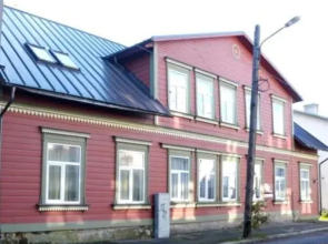 Chelsea Roosi 11 Apartment