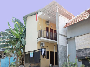 OYO Life 92925 Kost Bu Mala 2 Syariah