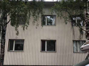 Värikäs puutalokaksio 1-6 hlölle, ilm parkit