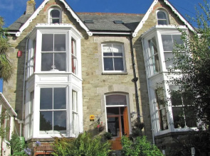 Cliftons Guest House