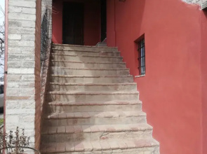 Amaranth House Rooms and Apartments