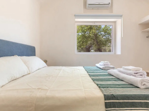 2499 Trulli La Meringa by Perle di Puglia