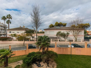 Deluxe 2BDR Apartment in Carcavelos by LovelyStay