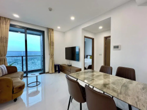 DongDong Apartment in Sunwah Pearl