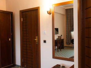 Ruma Port Hotel