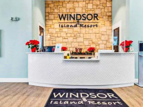Sun-kissed 5B Poolside Paradise at Windsor Island