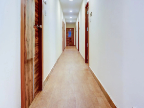OYO Flagship 83265 Hotel R Square