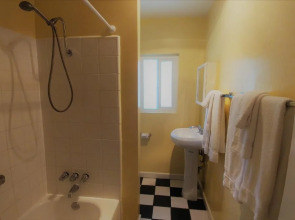 Hollywood Celebrity Hotel