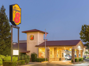 Super 8 by Wyndham Corning