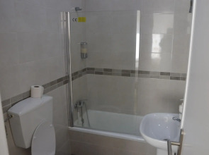 Lx Center Guesthouse