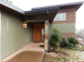 Mountain House 4 Bedroom Home by RedAwning