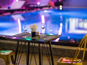 White Rabbit Hostel - Adults Only