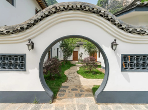 Moon Villa Resort