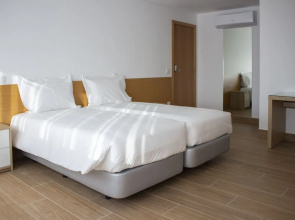 Central Suites 3