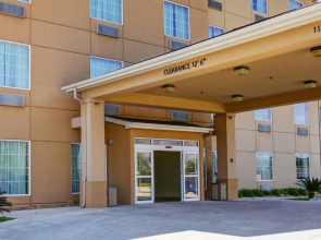 Spark by Hilton Selma