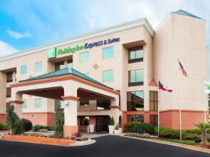 Holiday Inn Express Hotel & Suites by IHG