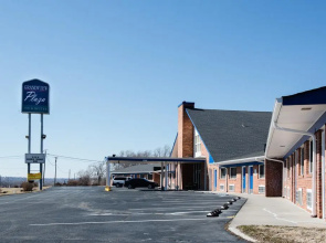 Grand View Plaza Inn & Suites