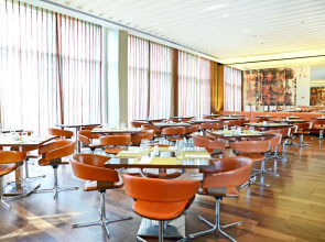 Отель Yas Plaza Circuit