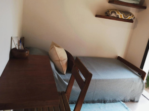 Habitación con baño privado, Violeta Roga