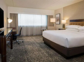 Crowne Plaza Detroit Metro Airport