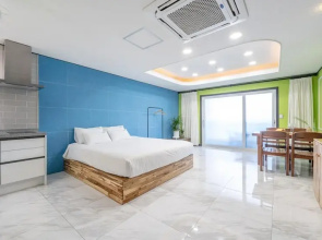 Changwon Healingtime Poolvilla Pension