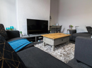 Ideal Home Away in Bury