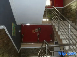Wise Penny Suites and Spa