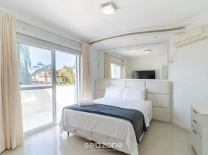 4B House w Pool in Jurere Internacional Mer0671